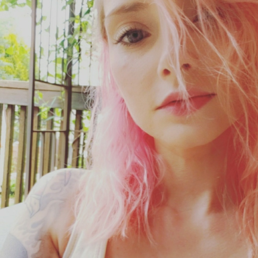 Meet your Posher, Eva